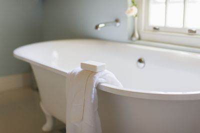 Vintage Style Clawfoot Tub